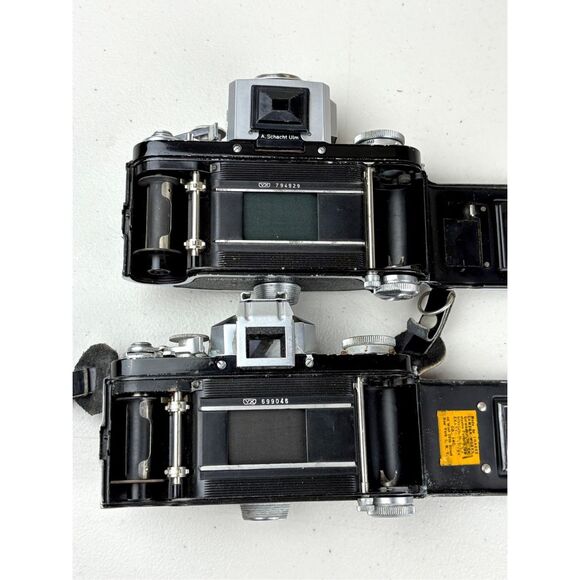 Vintage Exakta VX Ihagee Dresden Film Camera Lot of 2 & Accessories Germany - Picture 7 of 16